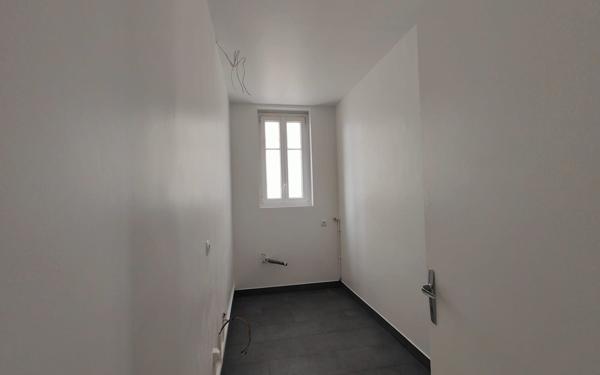 Appartement à vendre    2 pièces • 35,28 m2 Saint-Ouen