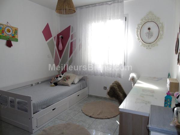 Exclusivité sur Salon de Provence Villa type 4 + appartement type 2.