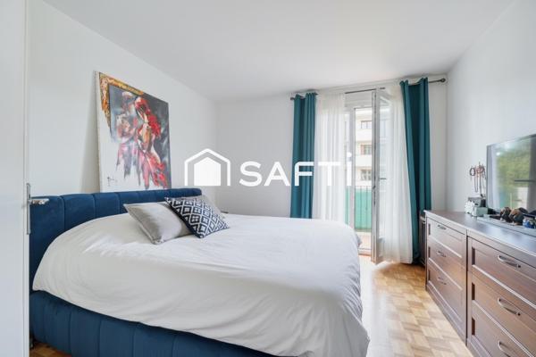 3 pièces en parfait état avec balcons, parking