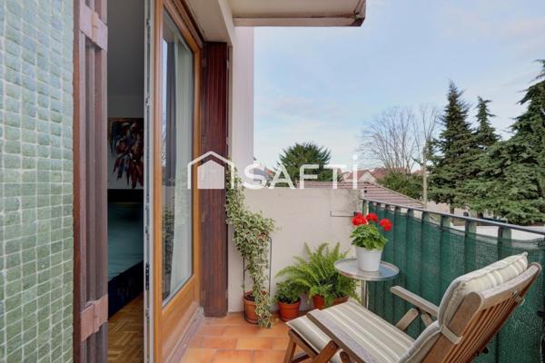 3 pièces en parfait état avec balcons, parking