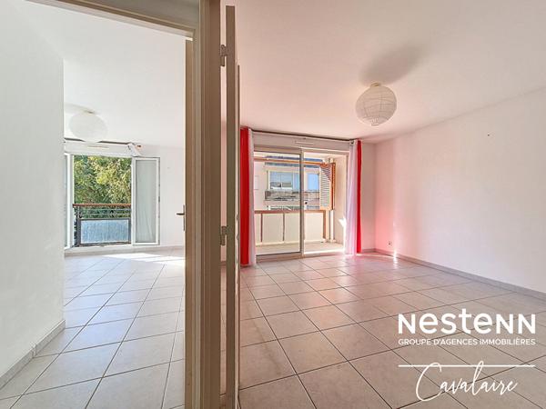 Appartement 2 pièces proche du port deuxième étage avec stationnement en sous-sol