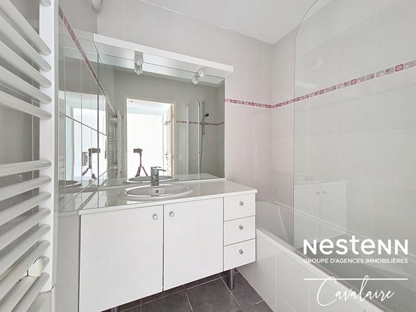 Appartement 2 pièces proche du port deuxième étage avec stationnement en sous-sol