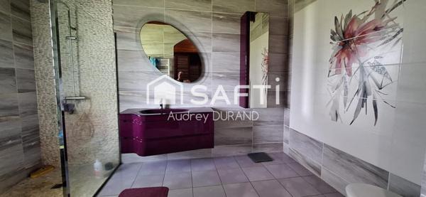 VILLA T5 AVEC PISCINE ET TERRAIN