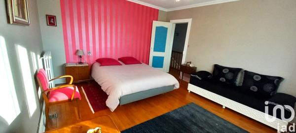 Maison 6 pièces de 130 m² à Saint-Yrieix-la-Perche (87500)