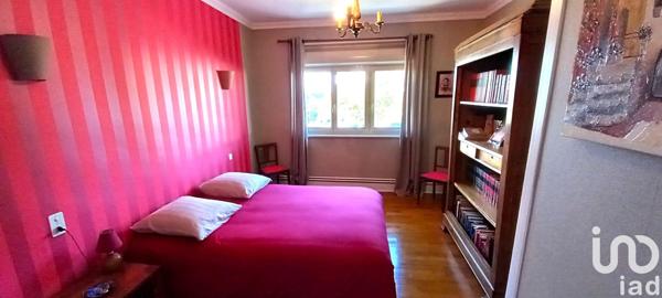 Maison 6 pièces de 130 m² à Saint-Yrieix-la-Perche (87500)