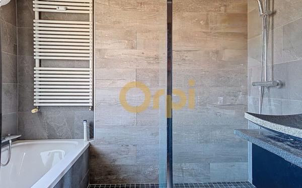 Appartement à vendre    3 pièces • 82,72 m2 Saint-Julien-en-Genevois