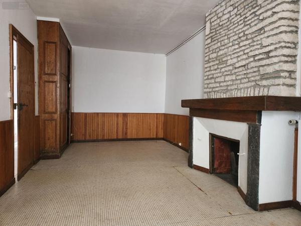 Local mixte (Pro/Hab) à vendre à Bar-sur-Aube dans l'Aube (10200), ref : 10379/579   
Calme
