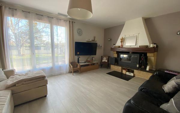 Maison à vendre    5 pièces •  Izon