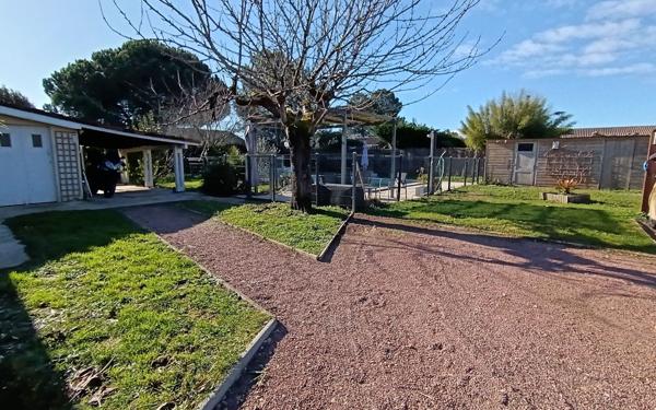 Maison à vendre    5 pièces •  Izon