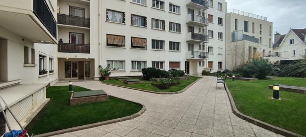 Paris (75015) Appartement en viager occupé sans rente