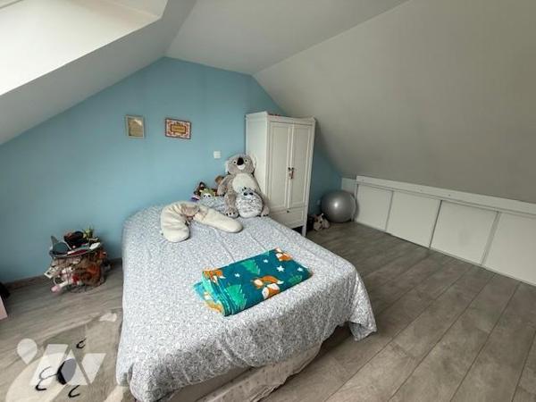 PROCH BERNAY MAISON CONTEMPORAINE BEAUX VOLUMES BELLES PRESTATIONS DANS QUARTIER CALME