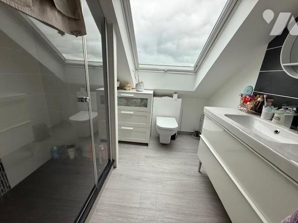 PROCH BERNAY MAISON CONTEMPORAINE BEAUX VOLUMES BELLES PRESTATIONS DANS QUARTIER CALME