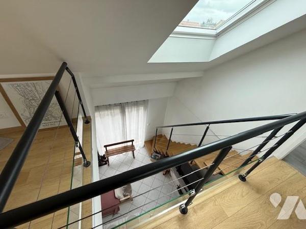 PROCH BERNAY MAISON CONTEMPORAINE BEAUX VOLUMES BELLES PRESTATIONS DANS QUARTIER CALME