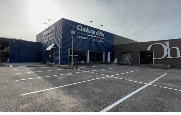 Local D'activité de 934 m²