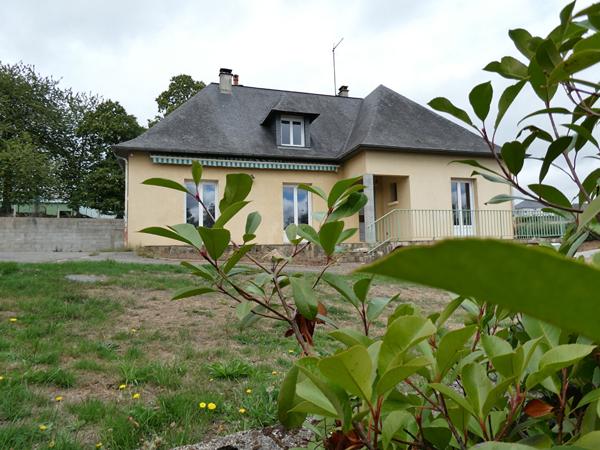 Maison hors lotissement avec vue imprenable sur la campagne . Oisseau