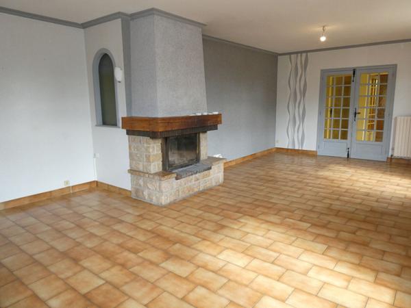 Maison hors lotissement avec vue imprenable sur la campagne . Oisseau