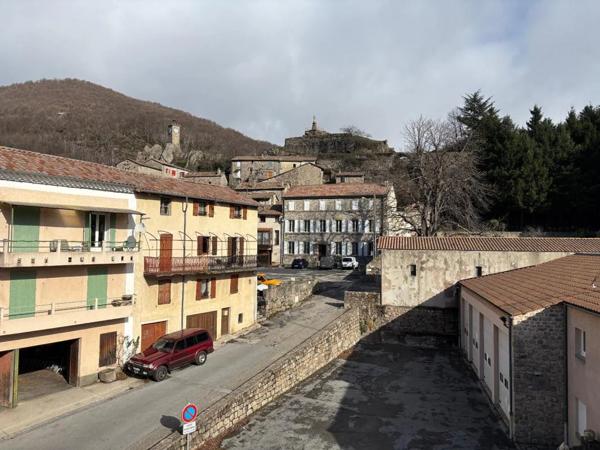 Appartement à louer à Burzet (07450)