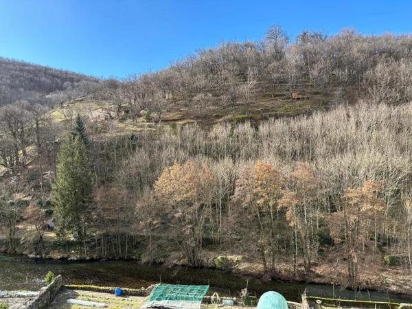 Appartement à louer à Burzet (07450)