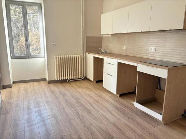 Appartement à louer à Burzet (07450)