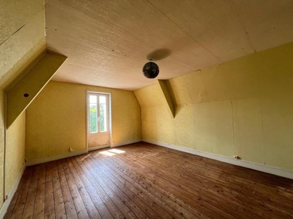 Grande Maison dans le centre de INGRANDES