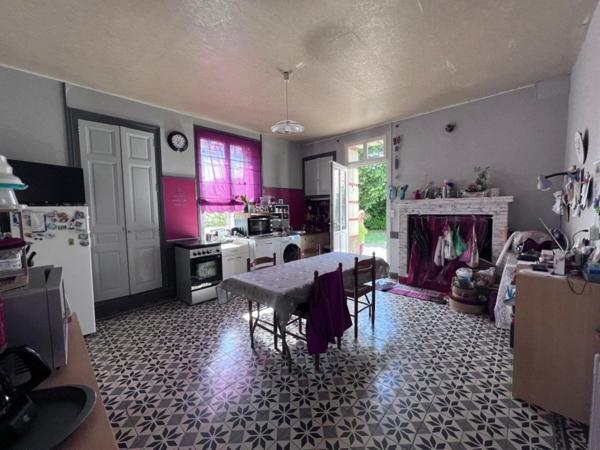 Grande Maison dans le centre de INGRANDES