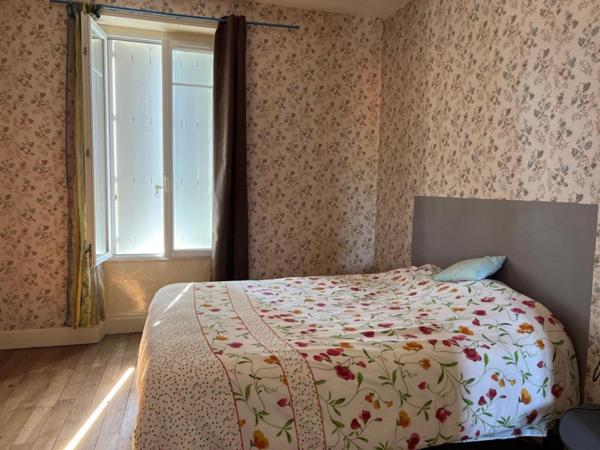 Grande Maison dans le centre de INGRANDES