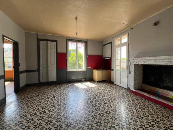 Grande Maison dans le centre de INGRANDES