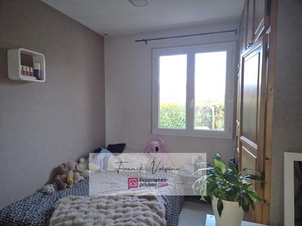 A VENDRE aux Herbiers, maison de 87 m2 env avec 3 chambres sur une parcelle de 568 m2