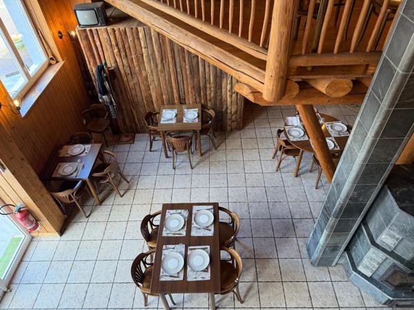 Ancien restaurant entièrement équipé.