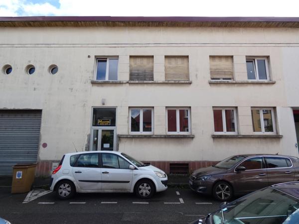 Immeuble à usage mixte en 2 appatements T3 de156 m², et un  local commercial de 319 m²