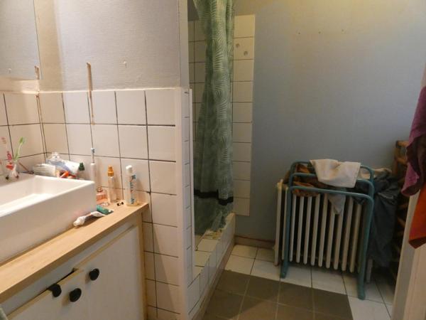 Immeuble à usage mixte en 2 appatements T3 de156 m², et un  local commercial de 319 m²