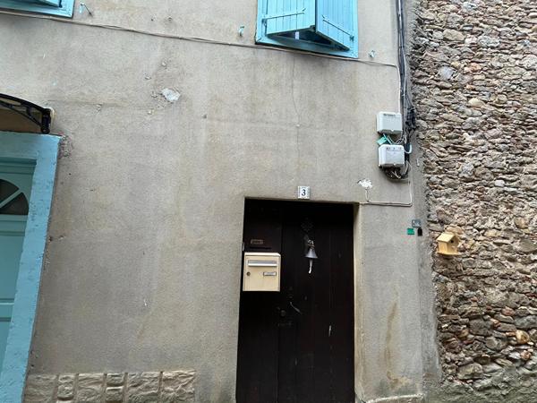 Maison de village 113 m² avec cour espace de stockage toit terrasse et combles à vendre Trèbes