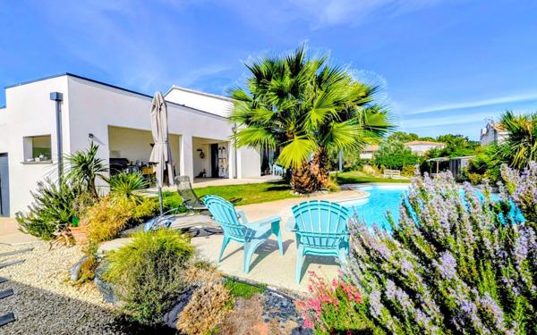 Maison à vendre    4 pièces • 218 m2 Saint-Aunès