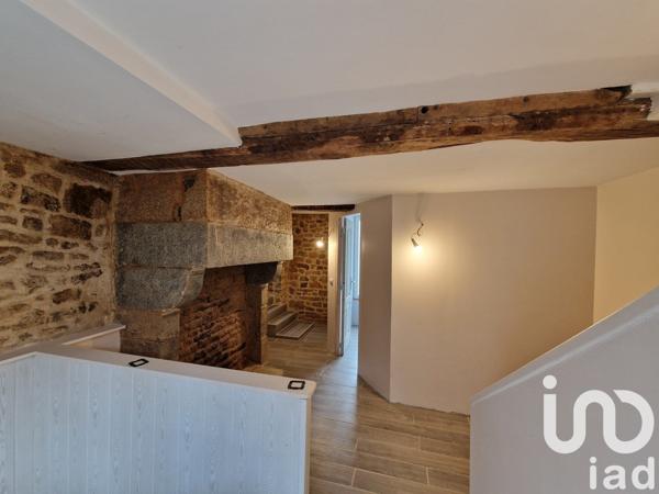 Maison 7 pièces de 228 m² à Carrouges (61320)