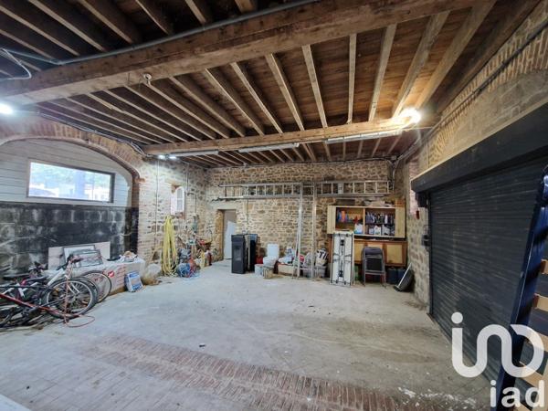 Maison 7 pièces de 228 m² à Carrouges (61320)