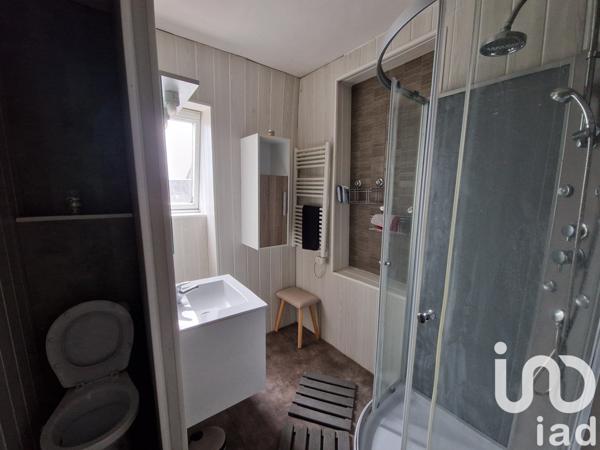 Maison 7 pièces de 228 m² à Carrouges (61320)