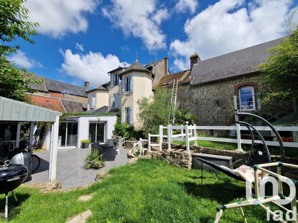 Maison 7 pièces de 228 m² à Carrouges (61320)