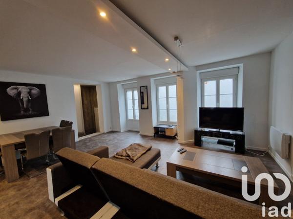 Maison 7 pièces de 228 m² à Carrouges (61320)