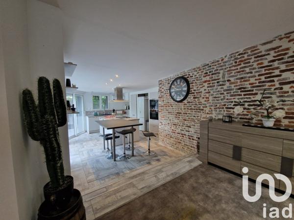 Maison 7 pièces de 228 m² à Carrouges (61320)