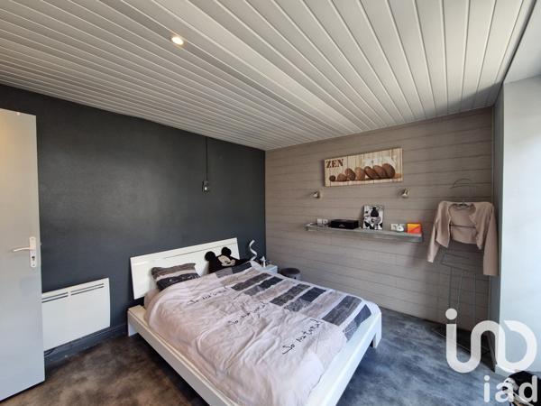 Maison 7 pièces de 228 m² à Carrouges (61320)