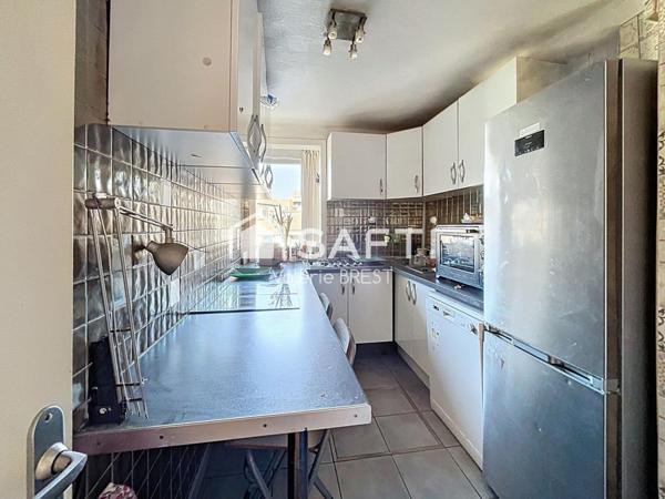 Marseille 13008- Parc Chanot-Type 4,100m2-Lumineux.