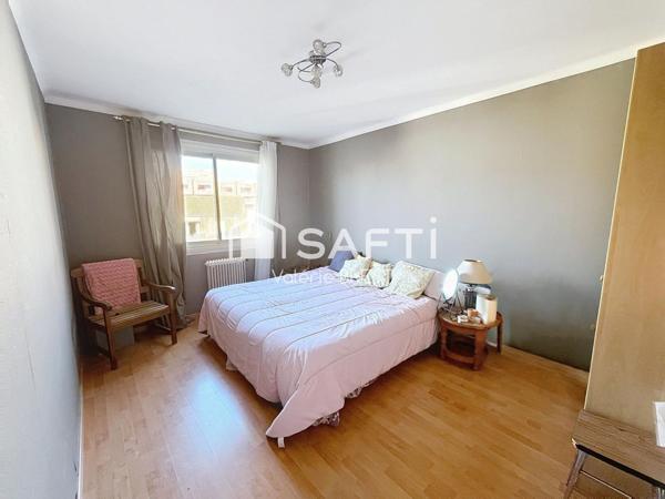 Marseille 13008- Parc Chanot-Type 4,100m2-Lumineux.