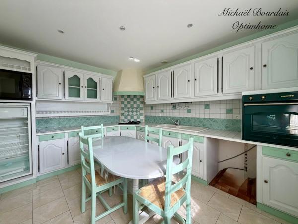 Maison familiale + dépendances – 230 m² – piscine – fort potentiel
