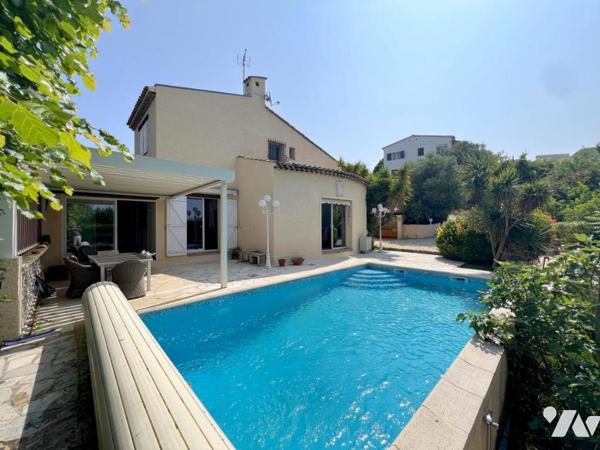 ANTIBES Quartier PEYREGOUE - Parc des Oliviers. Villa 6 pièces avec piscine, T2 indépendant, pkings.
