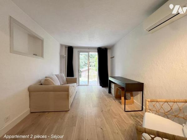 ANTIBES Quartier PEYREGOUE - Parc des Oliviers. Villa 6 pièces avec piscine, T2 indépendant, pkings.
