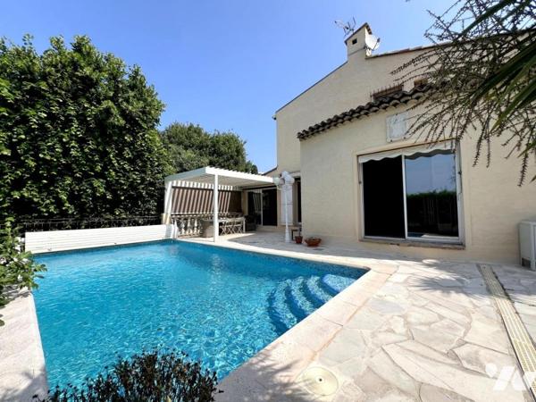 ANTIBES Quartier PEYREGOUE - Parc des Oliviers. Villa 6 pièces avec piscine, T2 indépendant, pkings.