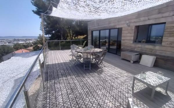 Maison à vendre    6 pièces • 131 m2 Hyères