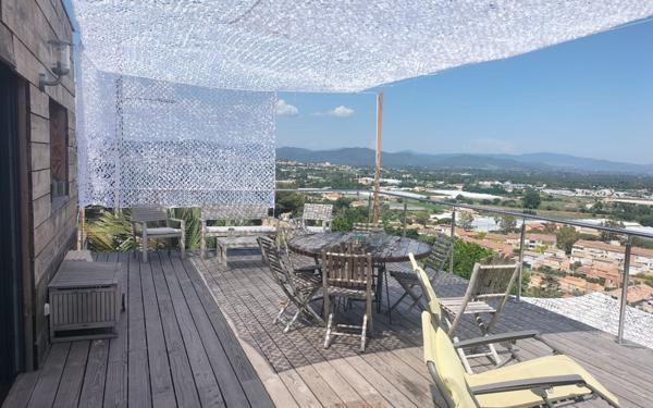 Maison à vendre    6 pièces • 131 m2 Hyères