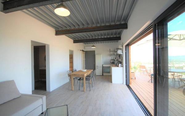 Maison à vendre    6 pièces • 131 m2 Hyères