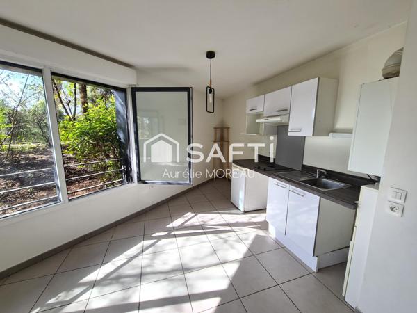Appartement T2 balcon + place parking sécurisée